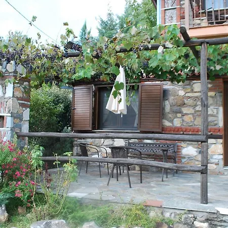 Tzivaeri بيت ضيافة Likodhrómion