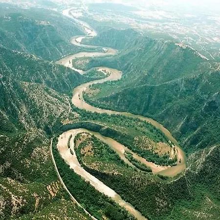 Tzivaeri 3*